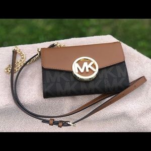 Michael Kors Wallet Crossbody